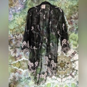 Gorgeous lacy duster